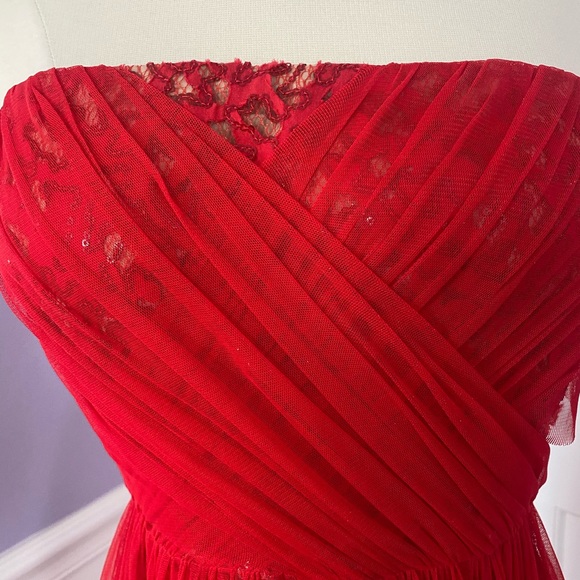 BCBG red strapless Lace, Tulle and Sequin beautiful dress. Great condition - Picture 2 of 8